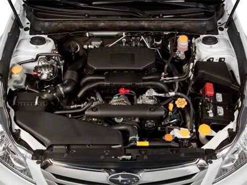 Used 2010 Subaru Outback 2.5i Premium image 9