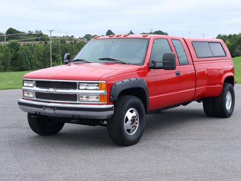 Used 1996 Chevrolet Silverado 3500 4x4 Extended Cab image 2