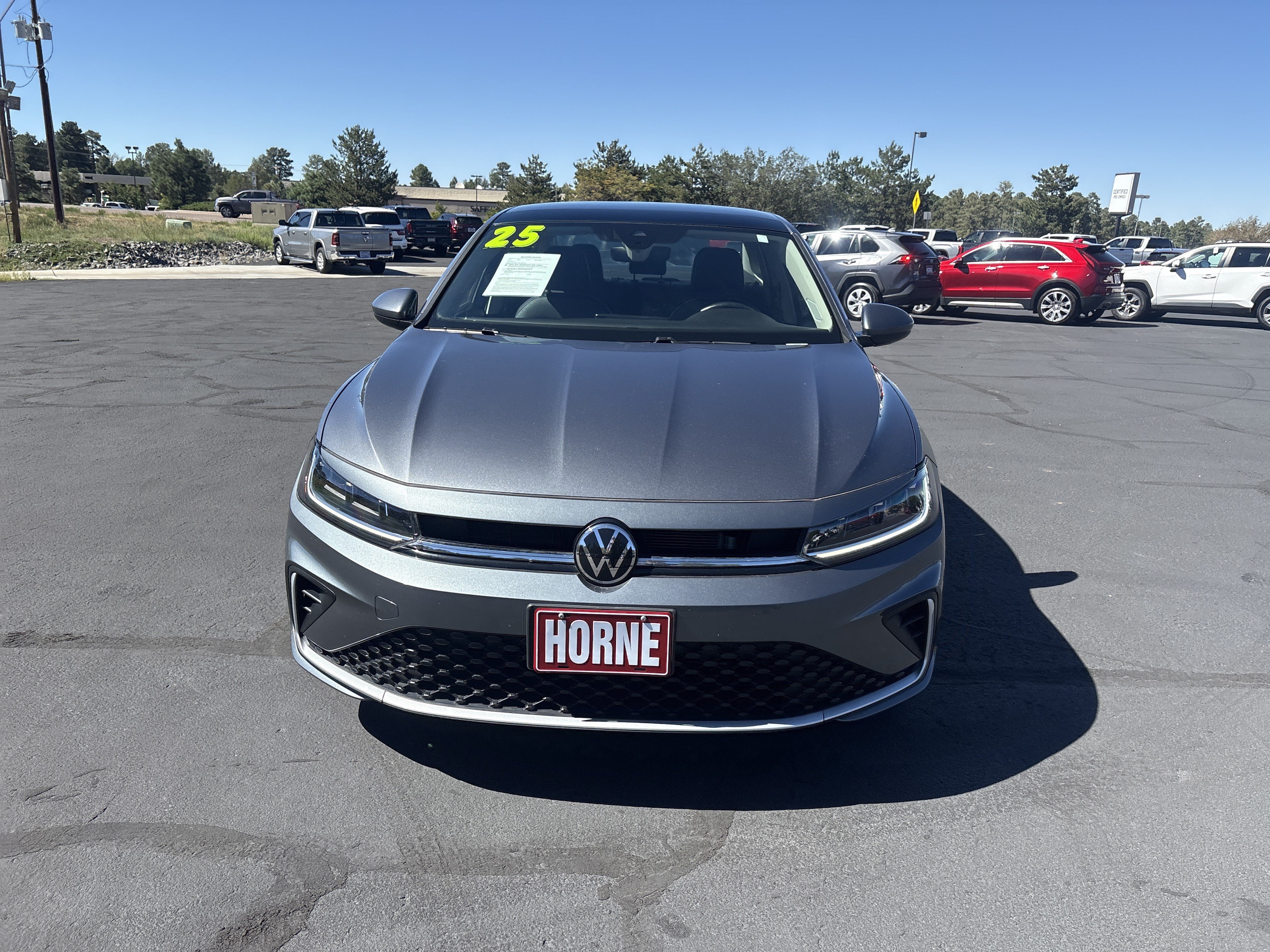 Used 2025 Volkswagen Jetta SE FWD image 6