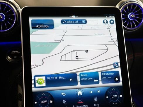 Used 2024 Mercedes-Benz SL 63 AMG AMG SL 63 image 30