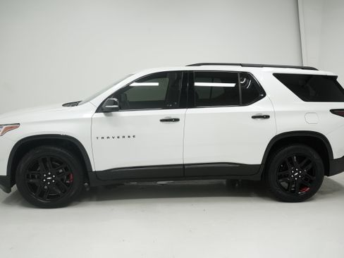 Used 2021 Chevrolet Traverse Premier w/ Redline Edition FWD image 7