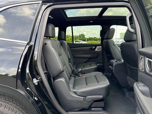Used 2025 Buick Enclave Avenir w/ Super Cruise Package AWD/4WD image 14