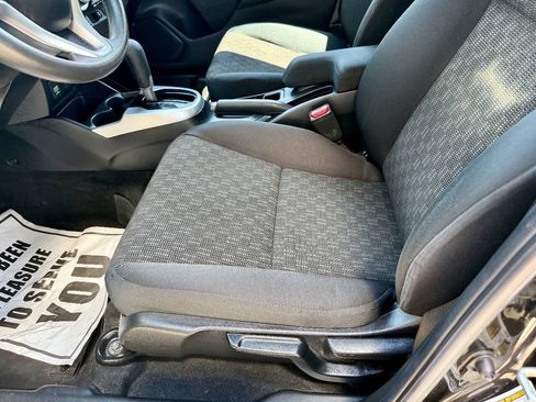 Used 2017 Honda Fit LX image 32
