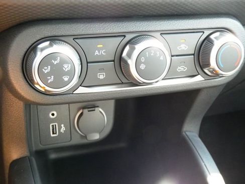 New 2025 Nissan Kicks Play S image 14