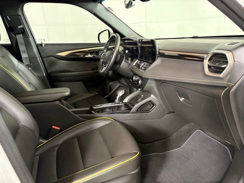 Used 2024 Chevrolet TrailBlazer ACTIV image 17