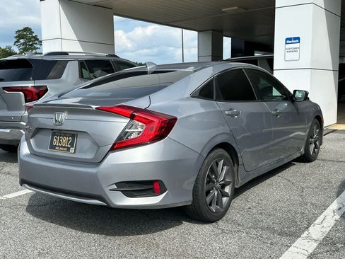 Used 2019 Honda Civic EX image 4