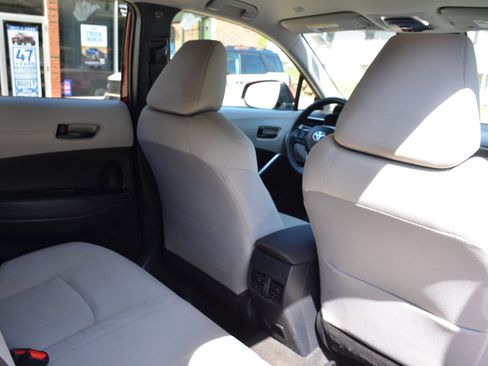 Used 2024 Toyota Corolla Cross LE image 23