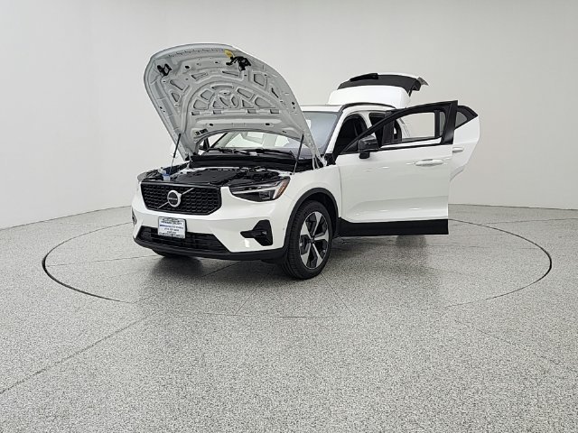 New 2026 Volvo XC40 B5 Plus w/ Protection Package Premier AWD/4WD image 9