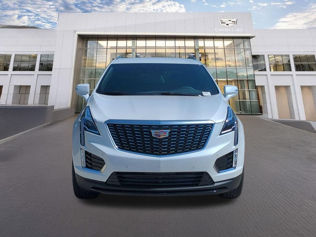 Used 2026 Cadillac XT5 Luxury w/ LPO, Floor Liner Package FWD image 2