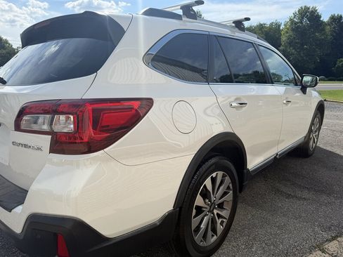 Used 2019 Subaru Outback 2.5i Touring AWD/4WD image 7