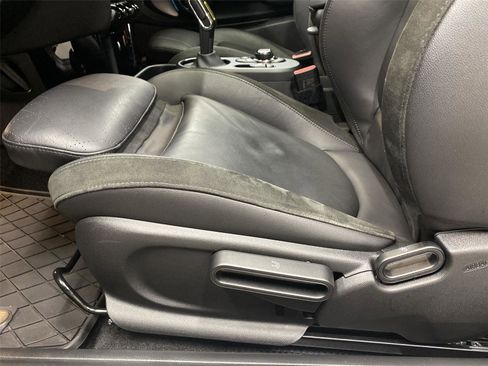 Certified 2024 MINI Cooper SE w/ Signature Upholstery Package image 18