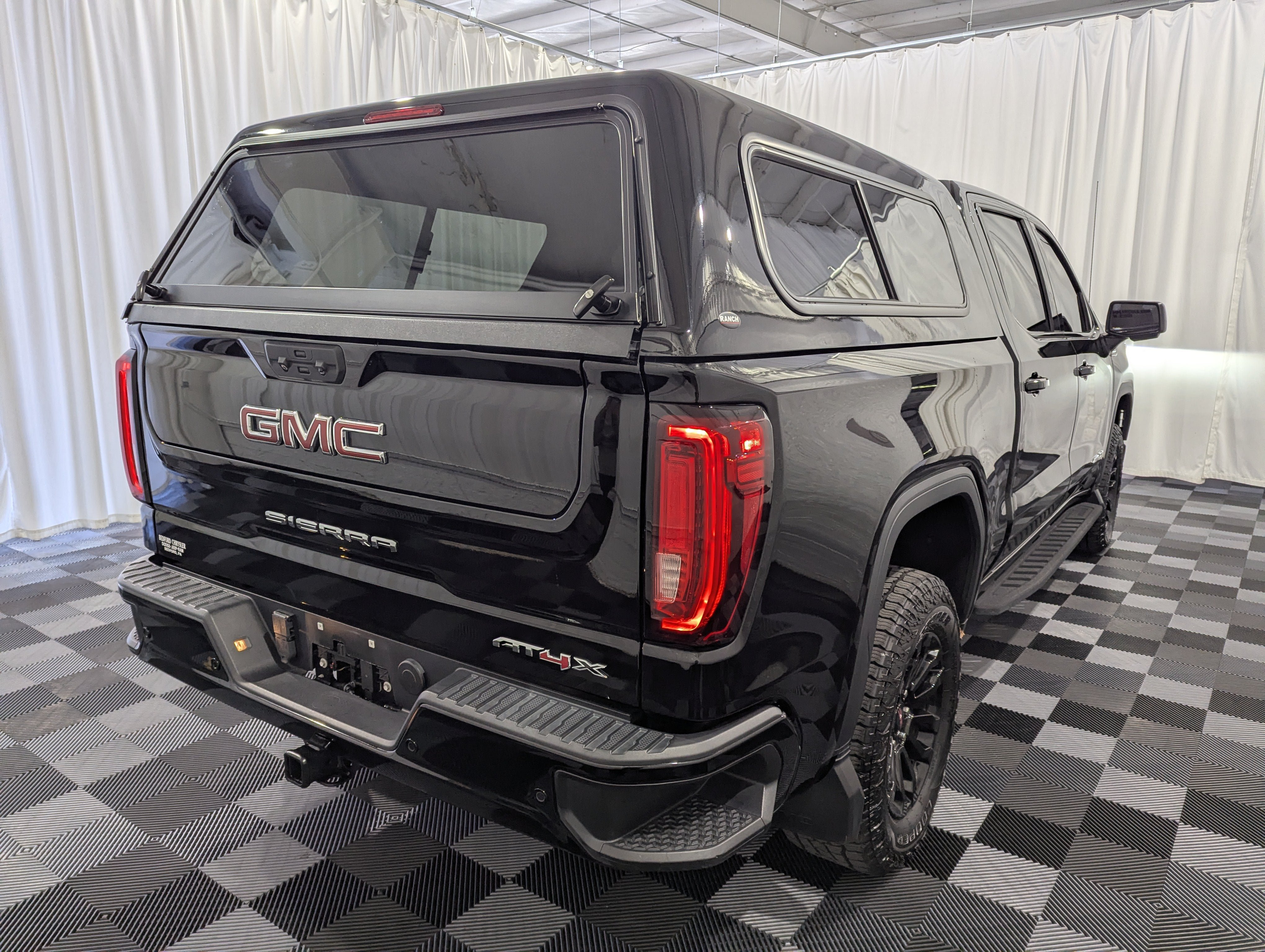Used 2022 GMC Sierra 1500 AT4X AWD/4WD image 9