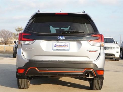 Used 2023 Subaru Forester Sport image 7