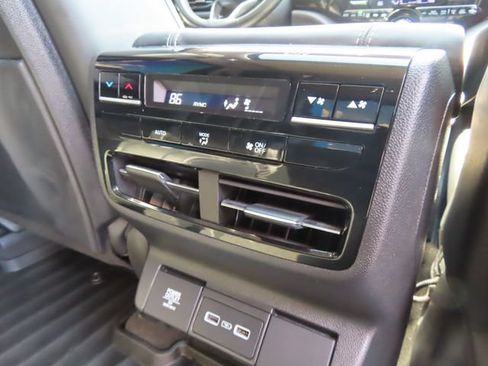 Used 2023 Acura MDX SH-AWD w/ Technology Package image 45