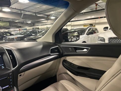 Used 2018 Ford Edge Titanium w/ Equipment Group 301A image 26