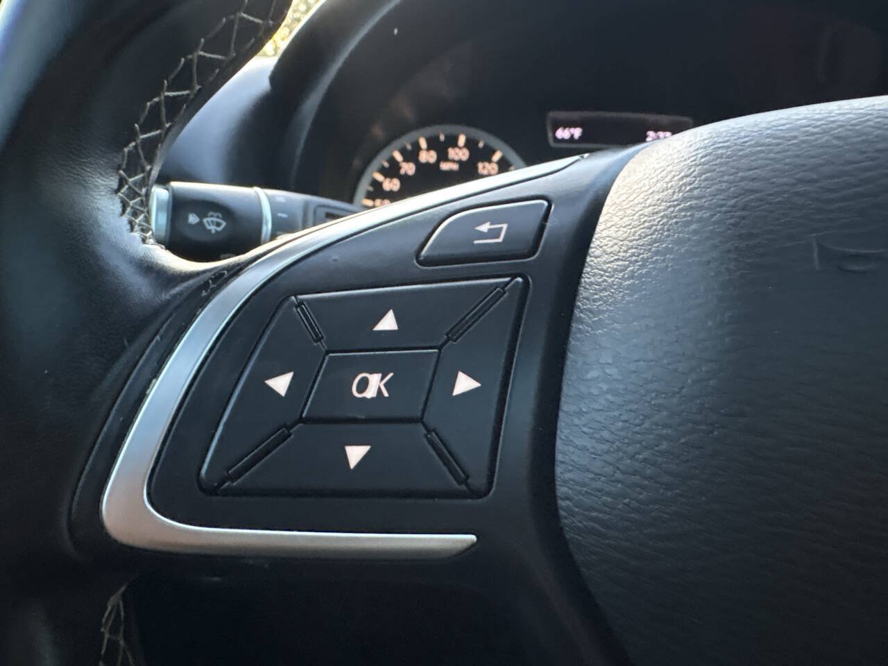 Used 2018 INFINITI QX30 FWD image 5