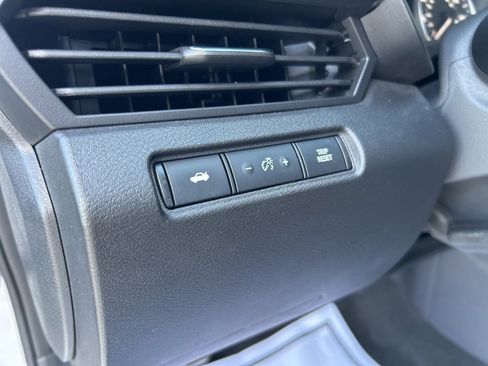 Used 2024 Nissan Altima 2.5 SV image 15