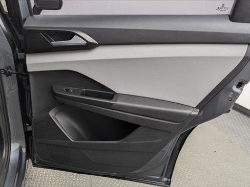 Used 2022 Volkswagen Taos S image 22