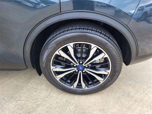 Used 2022 Ford Escape SE w/ SE Sport Appearance Package image 26