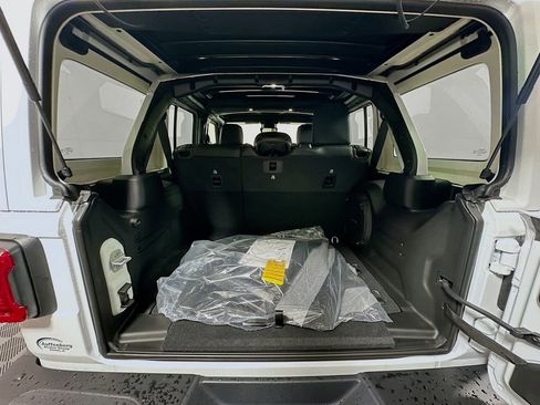 New 2026 Jeep Wrangler Unlimited Rubicon 392 image 19
