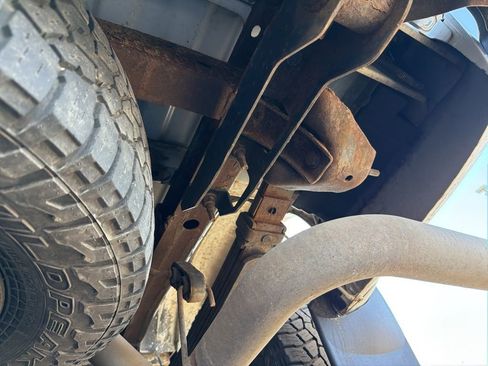 Used 2004 Chevrolet Silverado 2500 LT w/ Skid Plate Package image 23