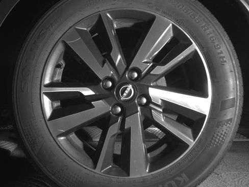 Used 2025 Nissan Versa SV image 14