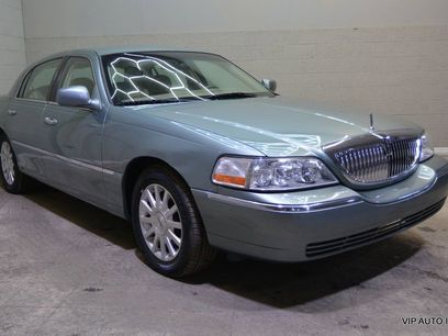 Used 2006 Lincoln Town Car Signature