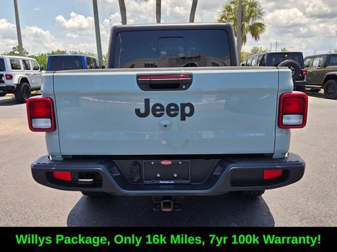 Used 2023 Jeep Gladiator Sport AWD/4WD image 6
