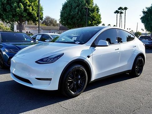Used 2021 Tesla Model Y Long Range AWD/4WD image 13