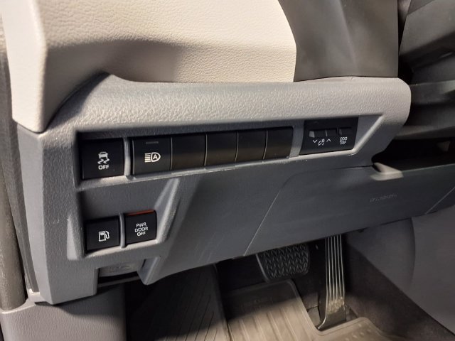 Used 2022 Toyota Sienna XLE AWD/4WD image 23