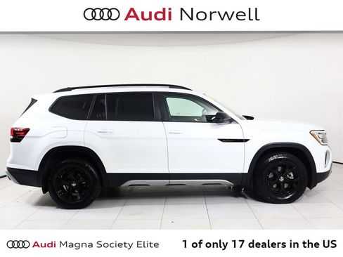 Used 2024 Volkswagen Atlas Peak Edition SEL AWD/4WD image 16