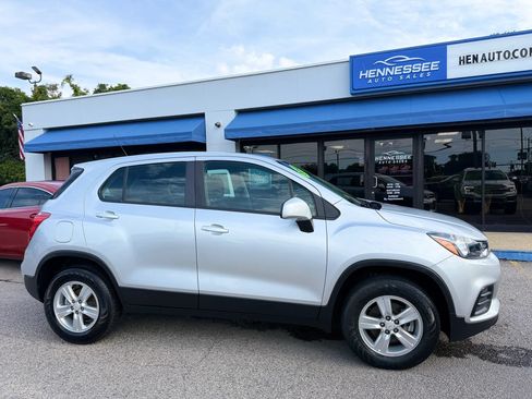 Used 2018 Chevrolet Trax LS AWD/4WD image 11