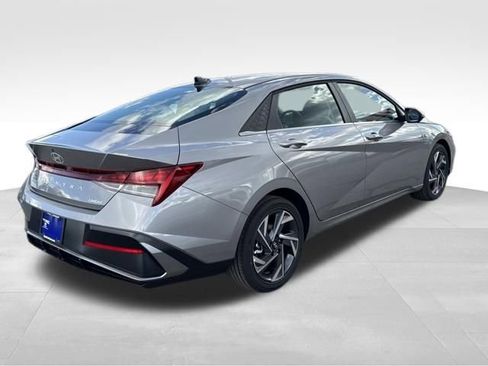 New 2026 Hyundai Elantra Limited image 5