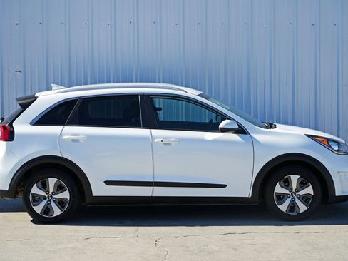 Used 2019 Kia Niro LX image 48