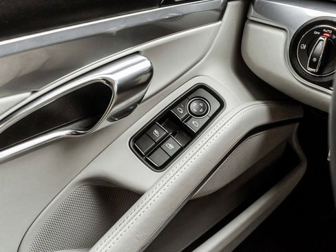 Used 2017 Porsche 718 Cayman image 14