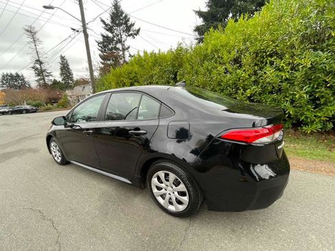 Used 2024 Toyota Corolla LE FWD image 5