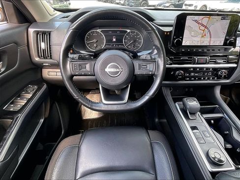 Used 2023 Nissan Pathfinder SL w/ SL Premium Package AWD/4WD image 17