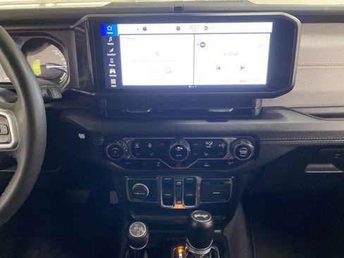 Used 2024 Jeep Wrangler Sahara image 24