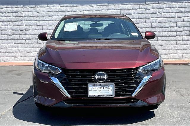Used 2025 Nissan Sentra SV w/ All-Weather Package FWD image 2