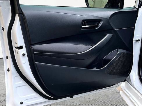 Used 2025 Toyota Corolla LE FWD image 22