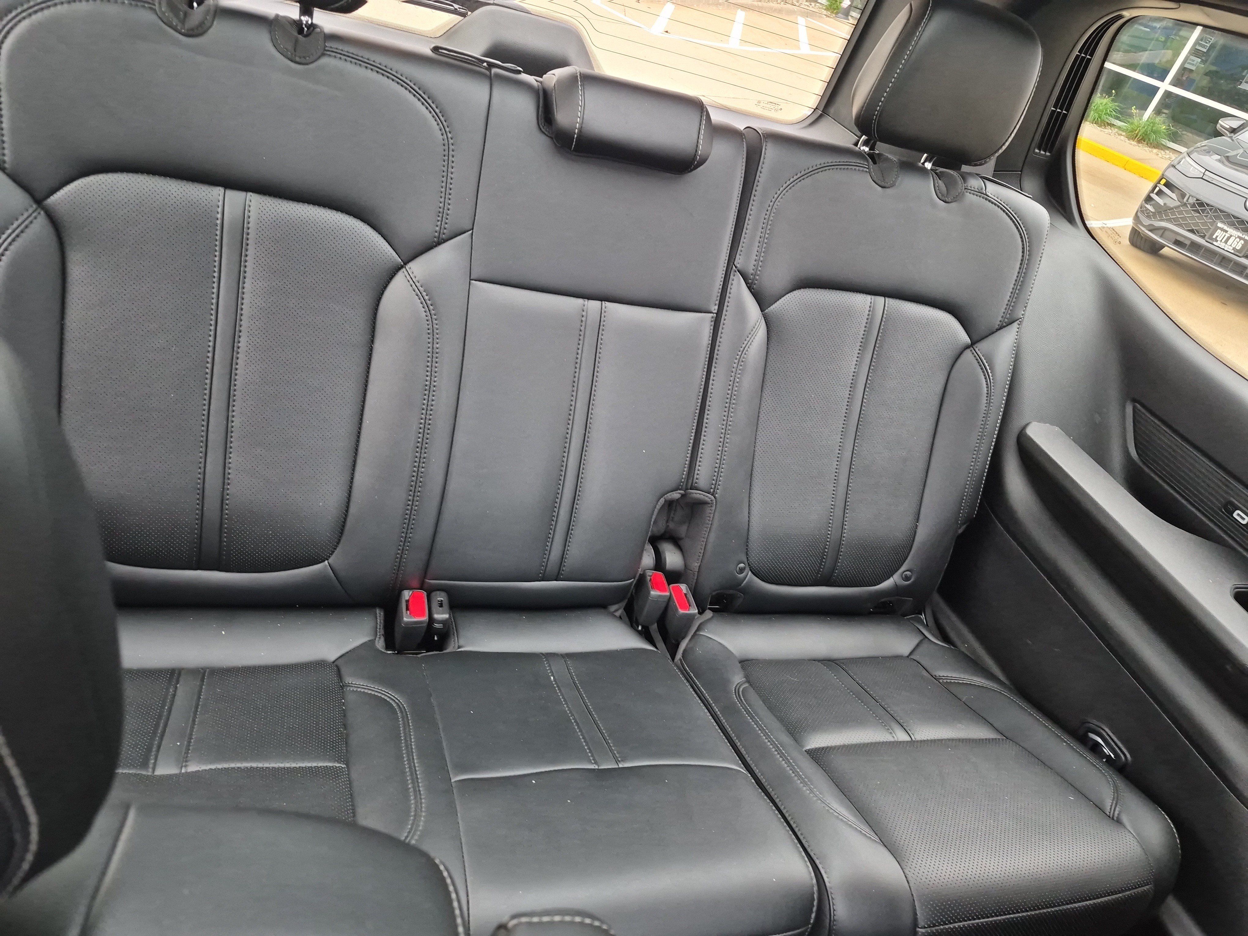 Used 2024 Jeep Wagoneer Series II AWD/4WD image 16