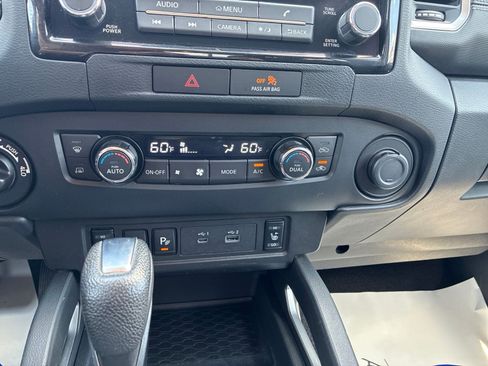 Used 2022 Nissan Frontier SV AWD/4WD image 22