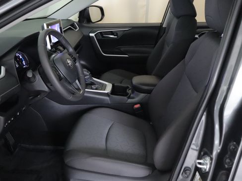 Used 2025 Toyota RAV4 XLE w/ Convenience Package AWD/4WD image 8
