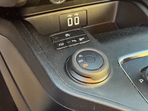 Used 2020 Ford Ranger Lariat w/ Equipment Group 501A Mid image 29