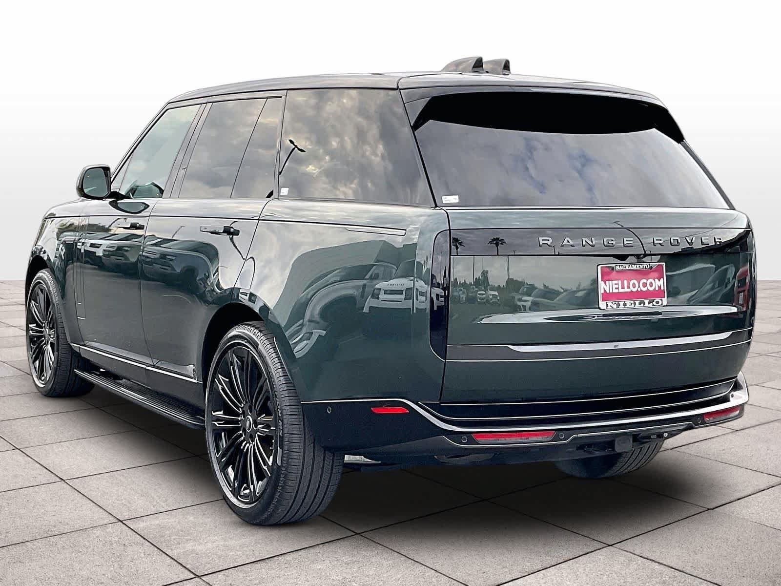 Used 2025 Land Rover Range Rover SE AWD/4WD image 15