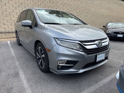 Used 2018 Honda Odyssey Elite image 2