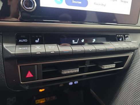 Certified 2025 Toyota Camry SE w/ Convenience Package AWD/4WD image 22