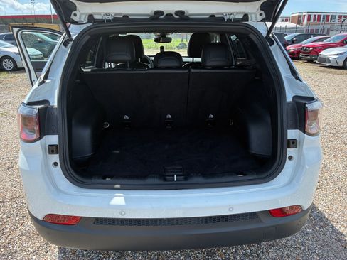 Used 2025 Jeep Compass Limited image 29