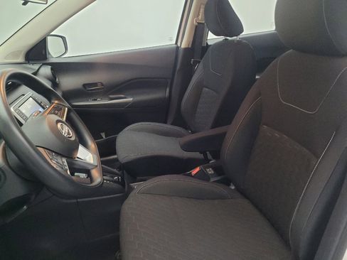 Used 2022 Nissan Kicks S image 17