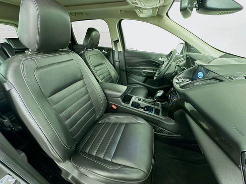 Used 2019 Ford Escape Titanium image 29